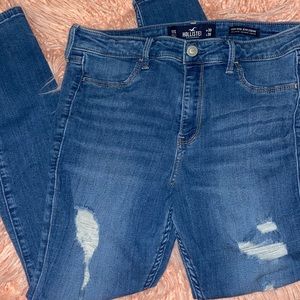 🌸 Hollister High Rise Ripped Jean Leggings